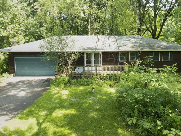 16053 Lakeside Rd, Union Pier, MI 49129