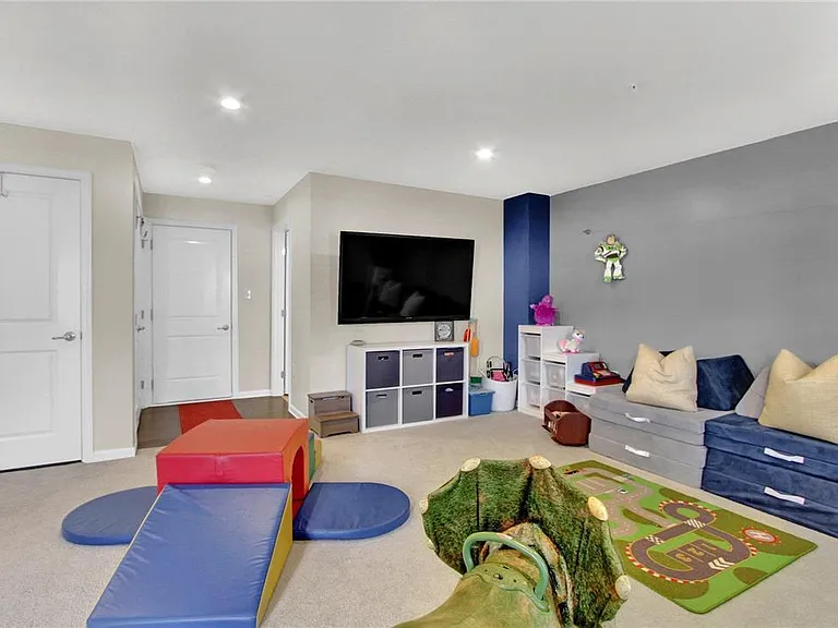 2397 Emanuel Ct — Photo 25