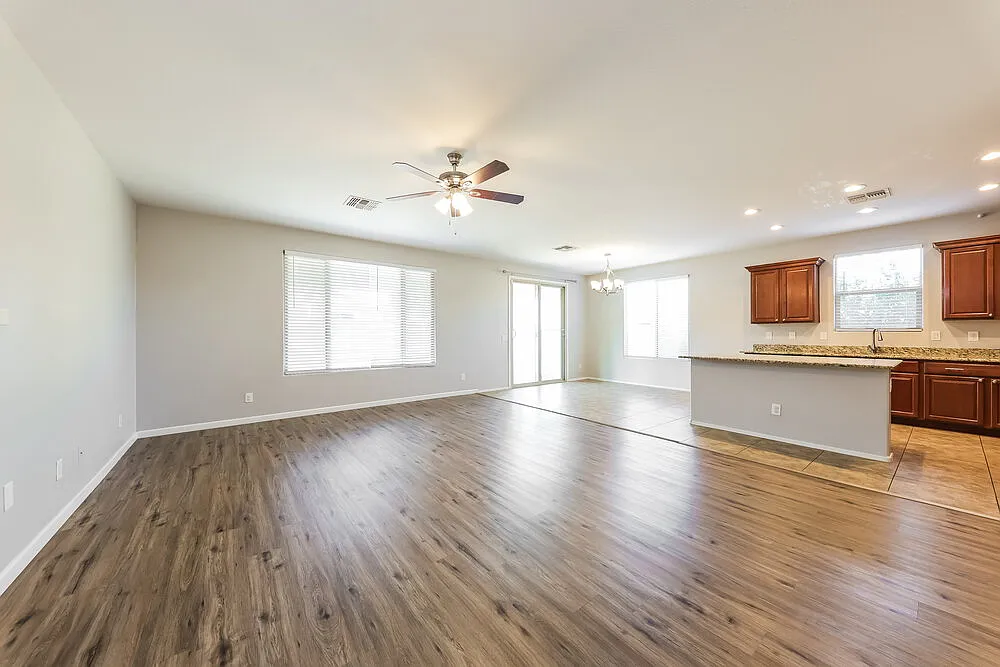 4 bed, 2.0 bath, 2309 sqft, $2,480 — Photo 4