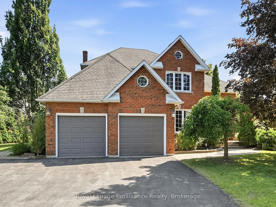 37 Ravine Dr