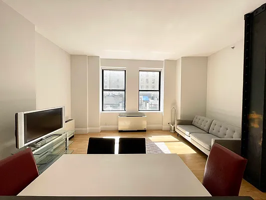 Rented by Tabak Real Estate | media 13