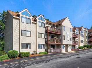 10 Hulbert Rd APT 12, Worcester, MA 01603