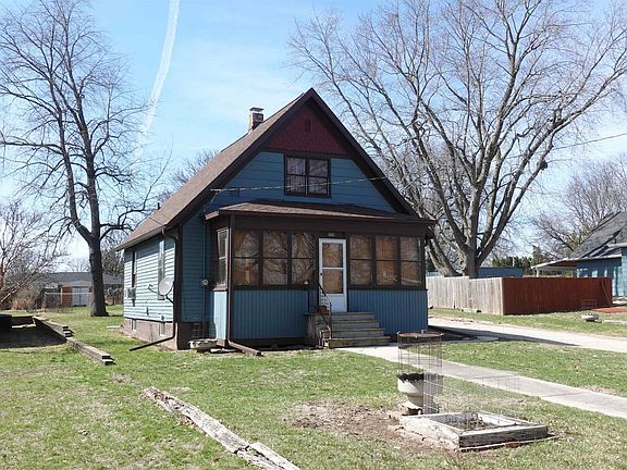 3rd image of 440 Franklin Ave