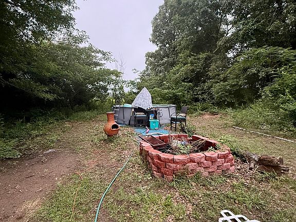 3rd image of 381 Dixon Trl