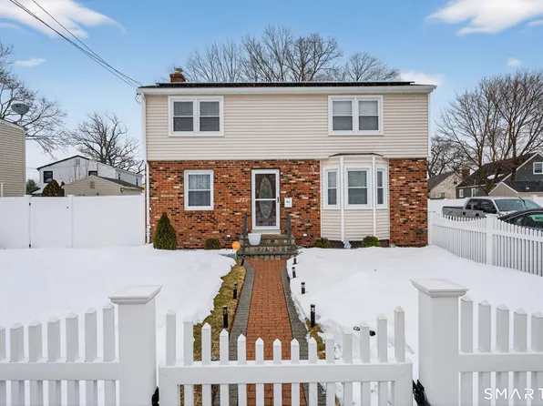 83 Deerfield Drive, Manchester, CT 06040