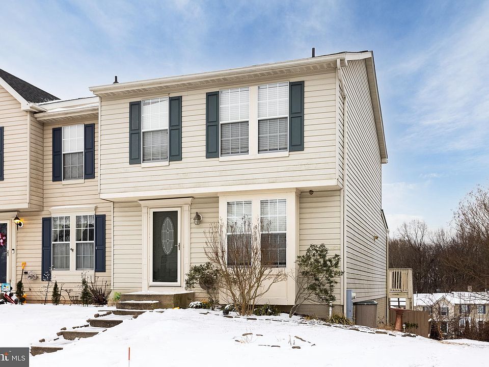 1st image of 943 Gainsborough Ct #943