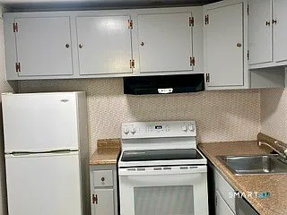 49 Brewster Rd #C — Photo 5
