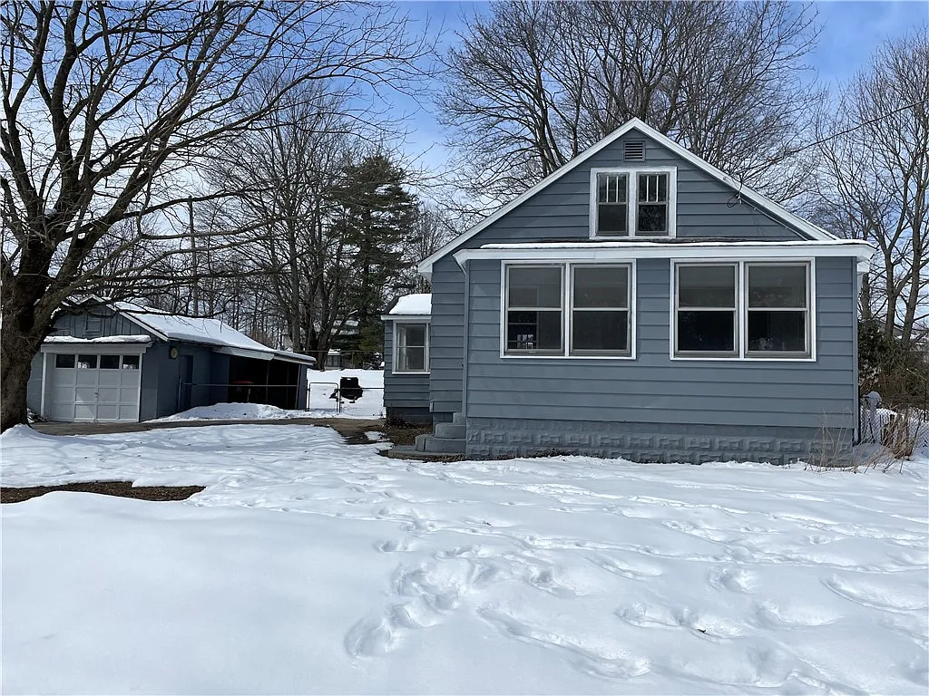 249 Essex St photo 1