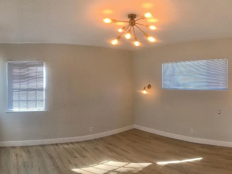 6433 Gentry Ave — Photo 18