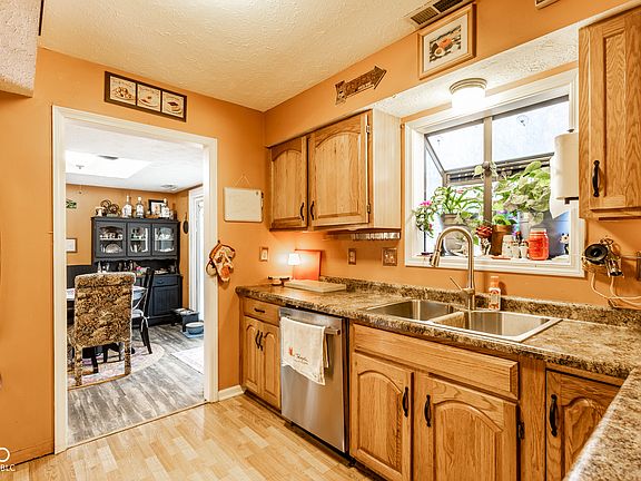 5th image of 462 San Carlos Dr