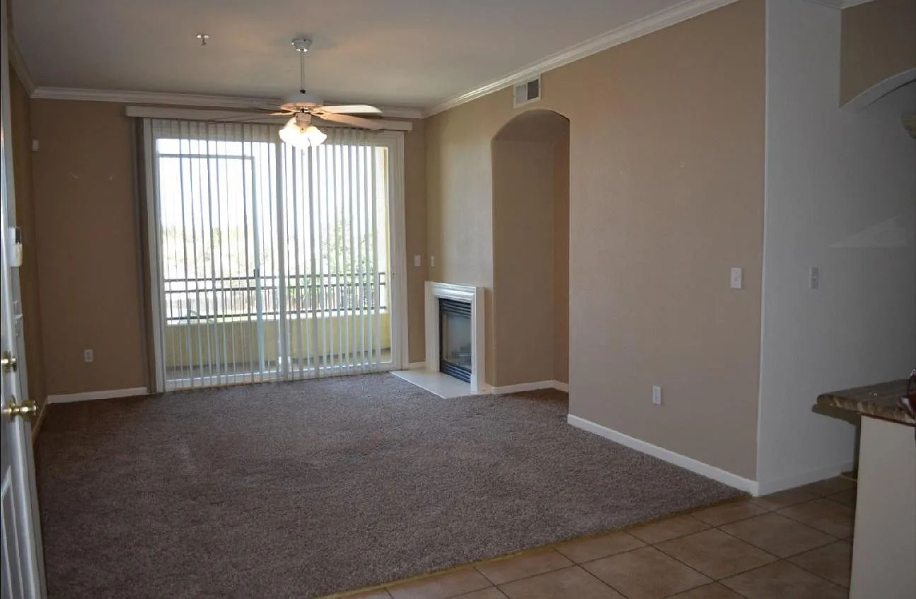 1360 Shady Ln — Photo 4