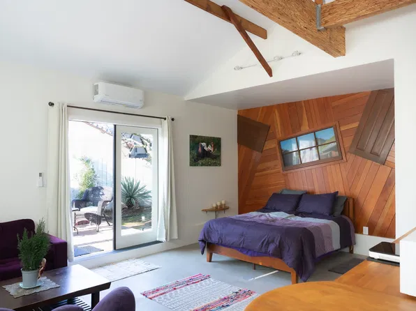6125 S Kings Rd #1, Los Angeles, CA 90056