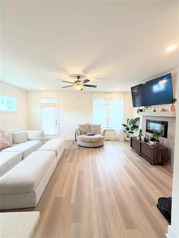 4 bed, 3.5 bath, 1890 sqft, $3,200 — Photo 1