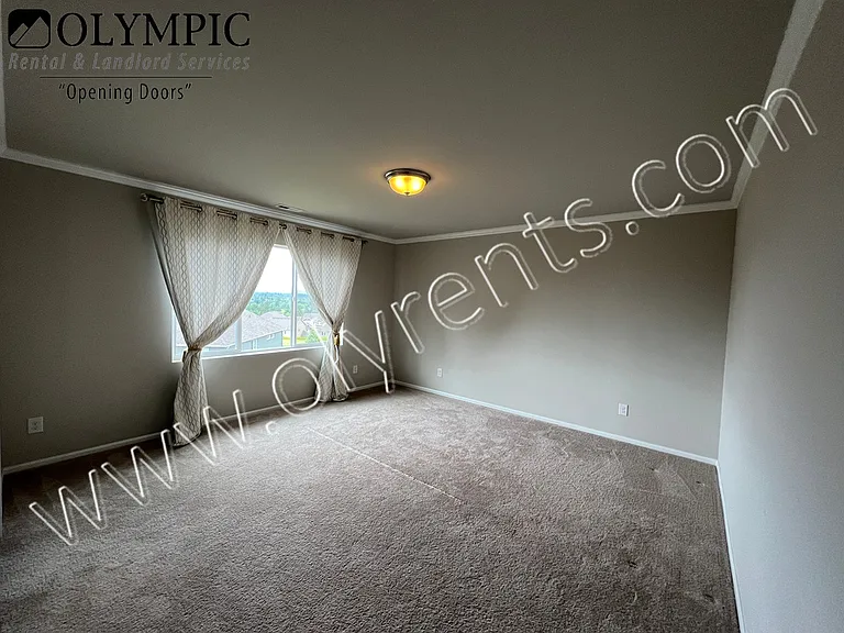 011 Master Bdrm (1)_06082022