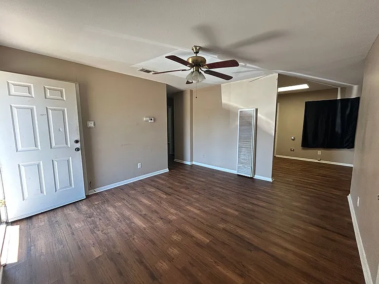 700 N Russell St — Photo 11