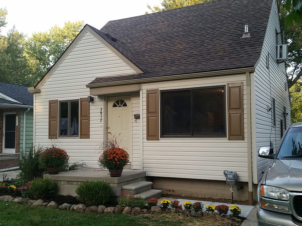 1st image of 3012 Buckingham Ave