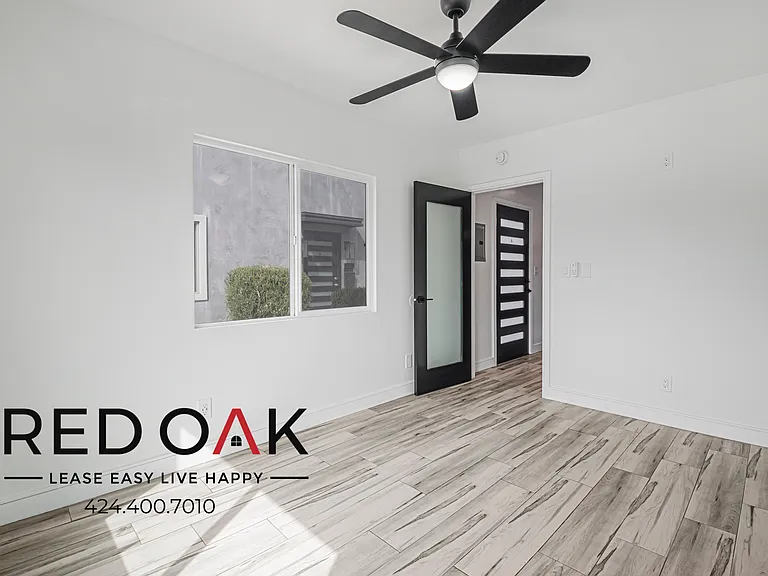 836 N Van Ness Ave #A — Photo 11