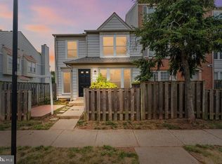 10470 Paradise Ct, Manassas, VA 20109