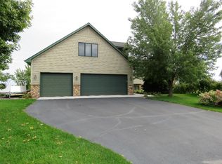 2306 Saddlebrook Rd, Buffalo, MN 55313