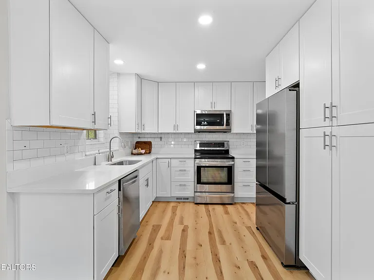 8860 Brucewood Ln — Photo 15