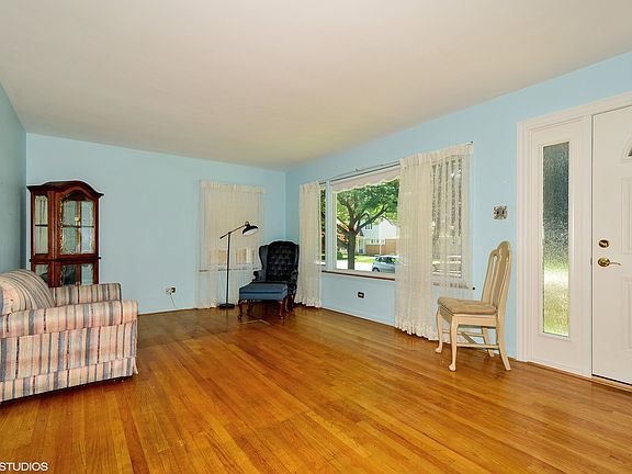 2nd image of 5927 N Ottawa Ave