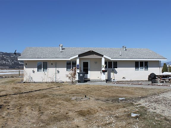 2nd image of 13675 Moccasin Ln