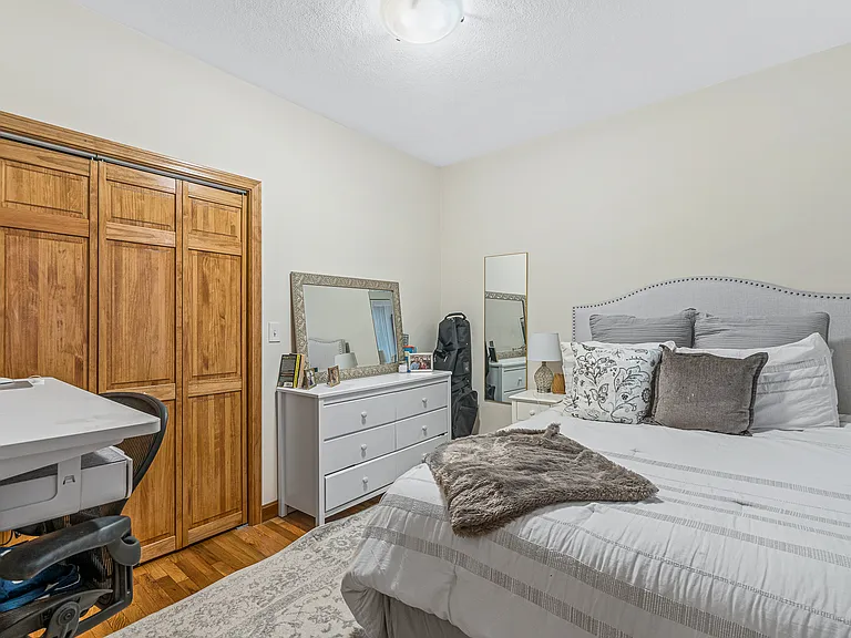 422 Hanover St #3 — Photo 8