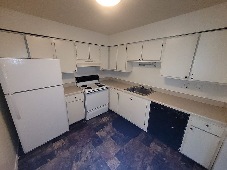 1st image of 7686 W Wabash Ct