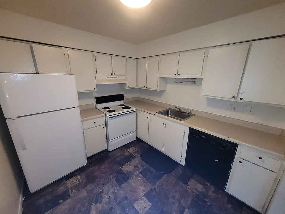 7686 W Wabash Ct