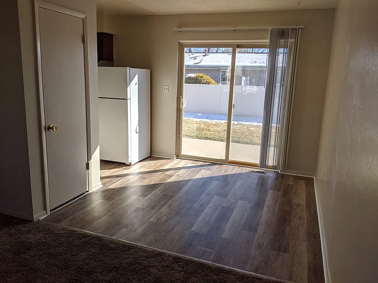 604 Roma Ct #C — Photo 7