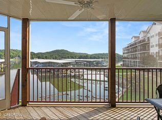686 Clearwater Dr UNIT 1E, Camdenton, MO 65020