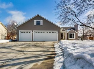 9534 Niagara Ln N, Maple Grove, MN 55369