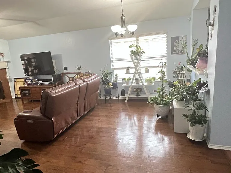 9933 Carter Dr — Photo 3