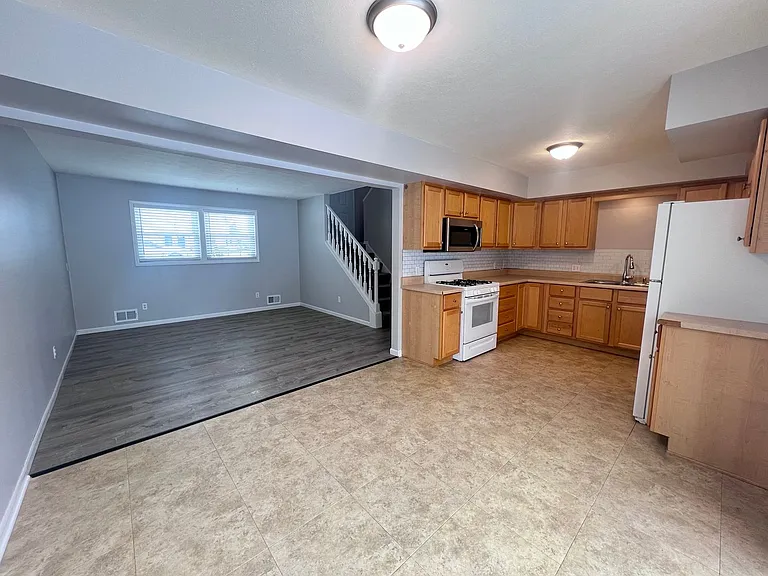 141 Fontenelle St SE — Photo 5