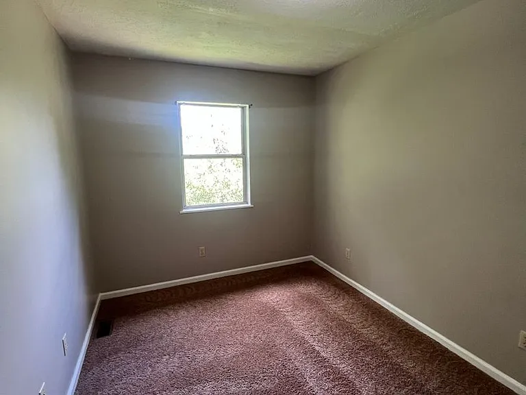 148 W Peach St — Photo 11