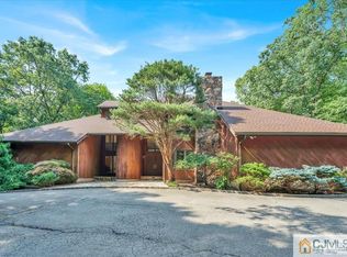 4 Dukes Ct, Morristown, NJ 07960