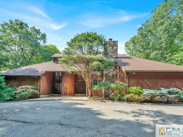 4 Dukes Ct, Morristown, NJ 07960