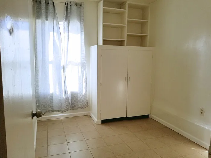 707 W Newgrove St #1 — Photo 6