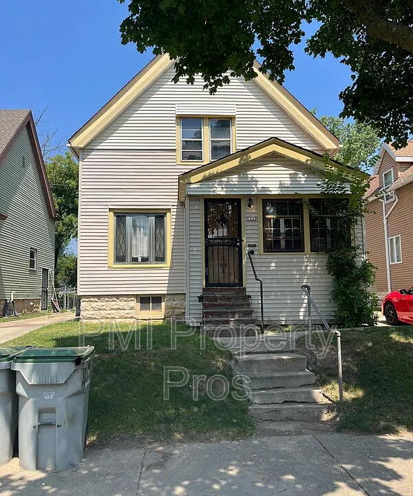 2222 W Finn Pl