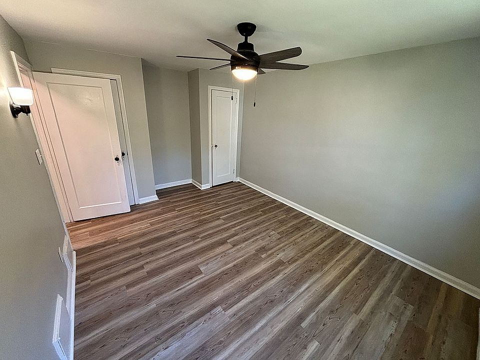 1st image of 3205 W 2nd St