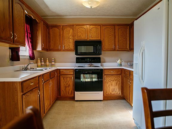 2nd image of 631 Bomar St