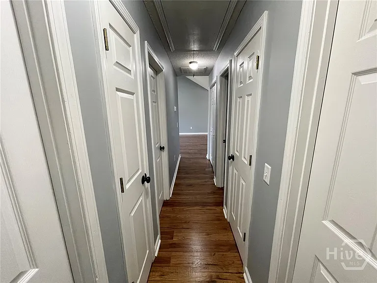 119 Mustang Dr — Photo 21