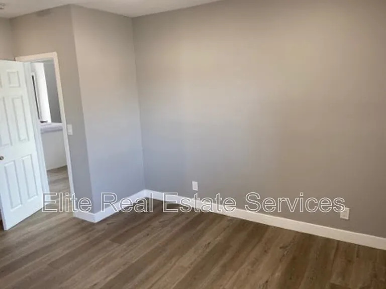 6375 Osler St — Photo 5