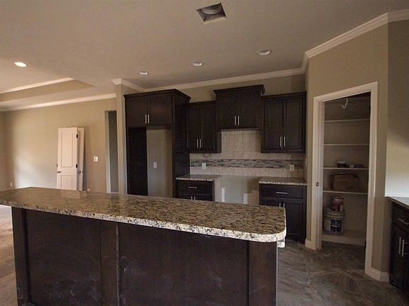 4th image of 536 Arnold Ln