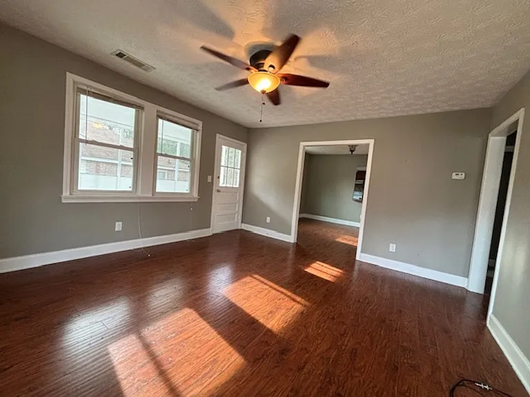 2217 Camille Dr — Photo 2