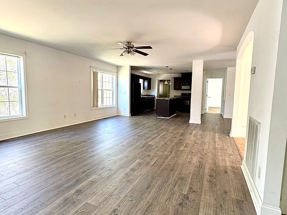3rd image of 220 Drayton Way