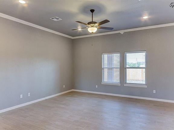 5th image of 326 Driftwood Ln