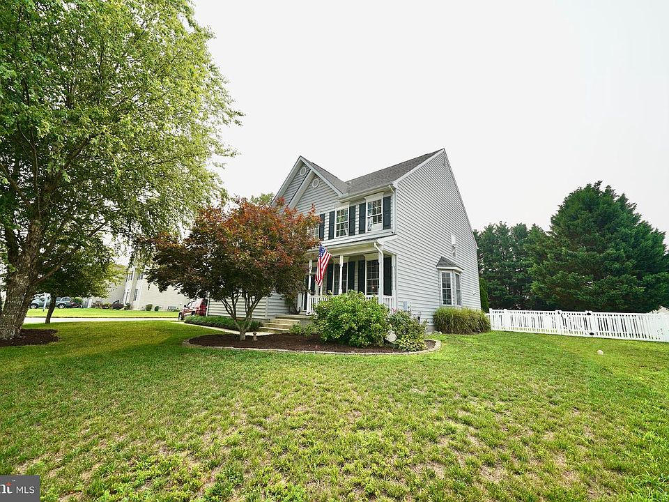 1st image of 100 Beaufort Ln