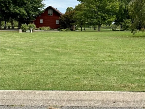S Liberty Dr #66, Fayetteville, AR 72701