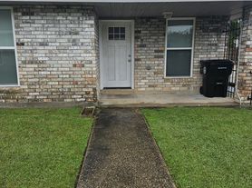 11021 Roger Dr, New Orleans, LA
